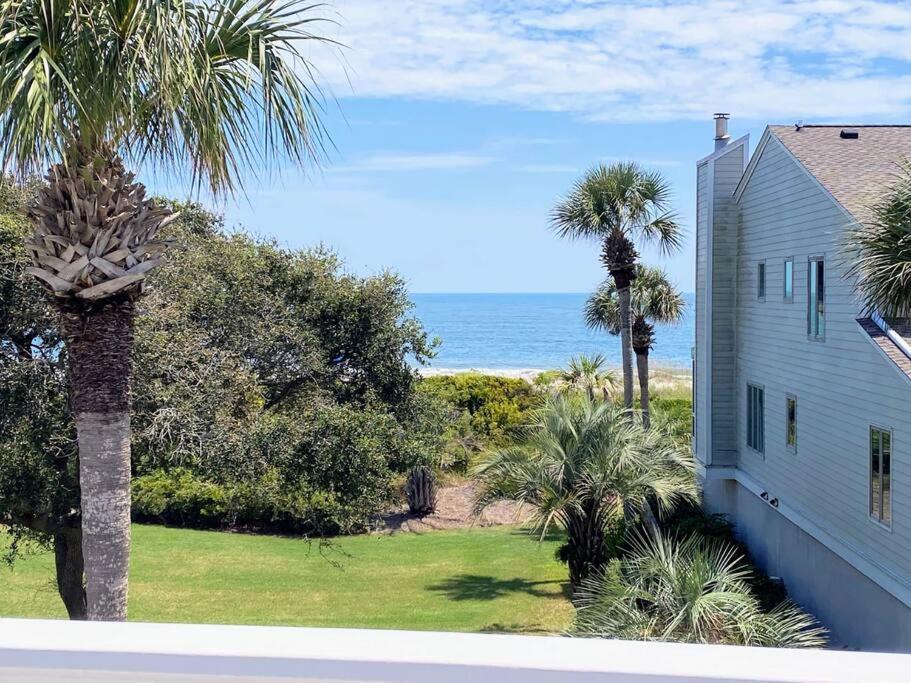Apartment Club 27 - Oceanview Walkout By And Pool Isle of Palms