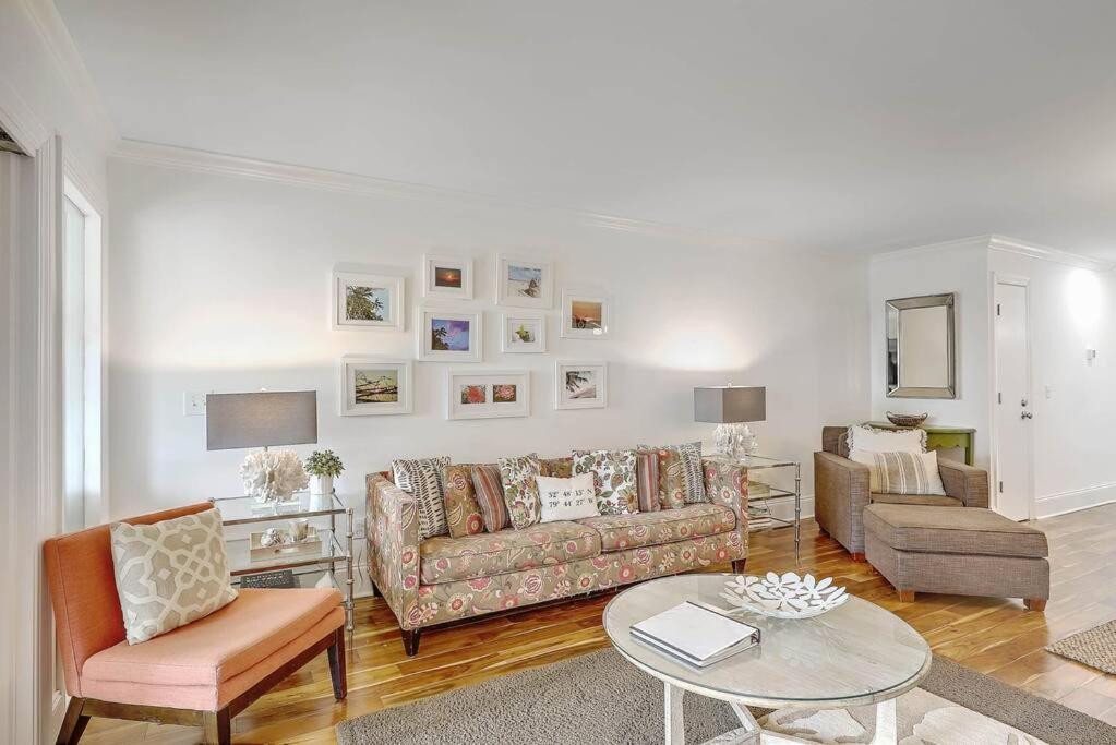 Club 27 - Oceanview Walkout By And Pool Apartment *