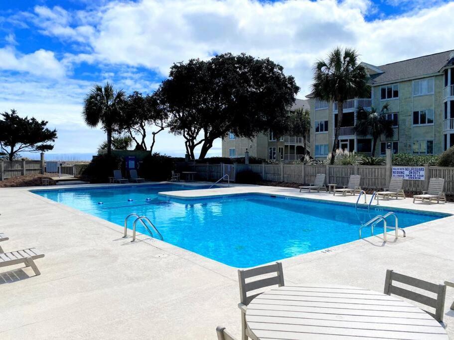 Apartment Port O' Call D101 - & Pool Lovers Dream! 1st Floor! *