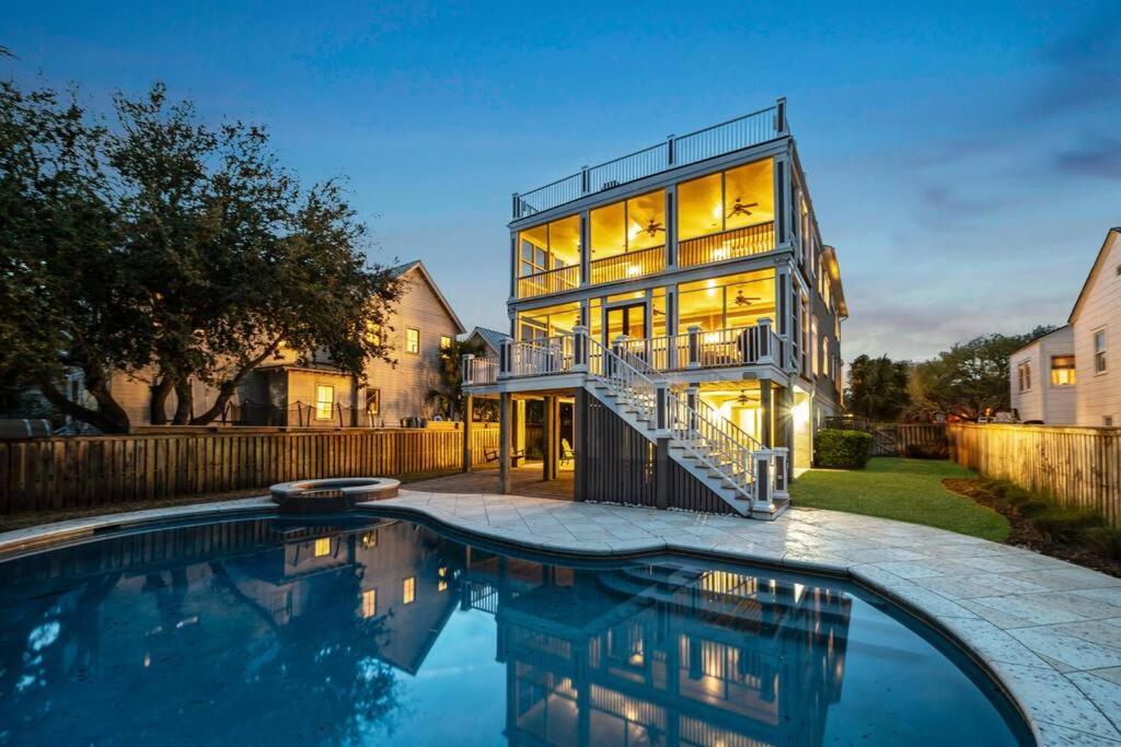 814 Carolina - Custom Private -pool, Roof Deck