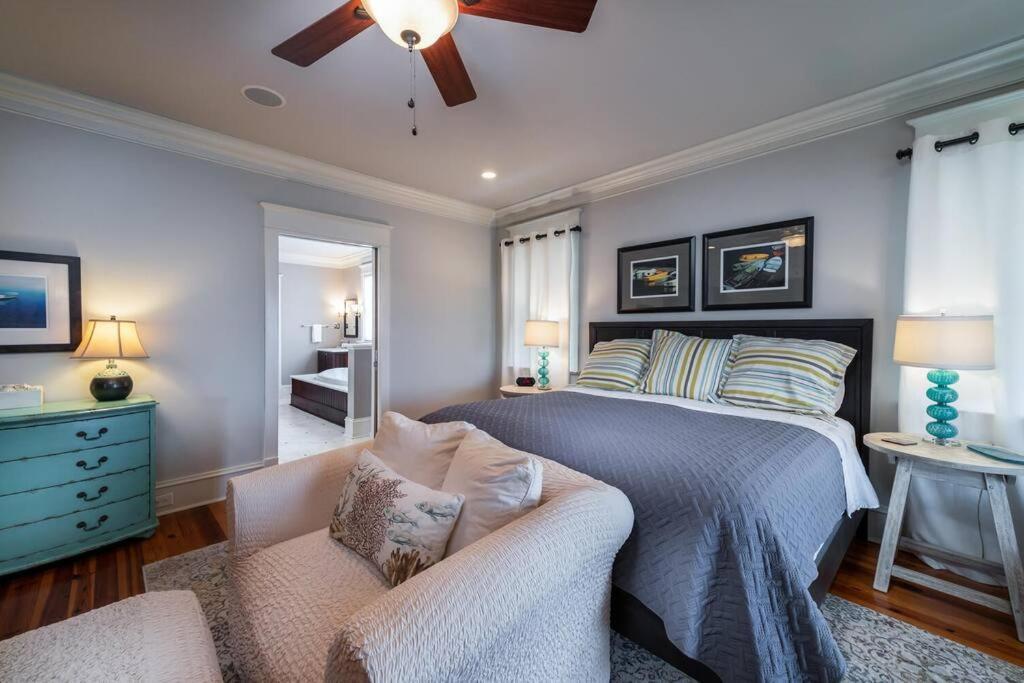 Holiday home 814 Carolina - Custom Private -pool, Roof Deck *