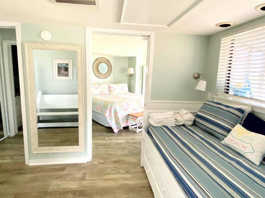Apartment Port O' Call D101 - & Pool Lovers Dream! 1st Floor! *