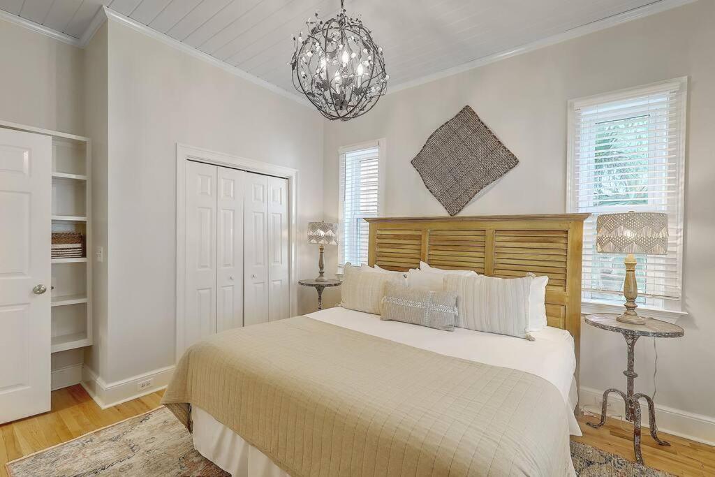 Holiday home Grand Pavilion 15 - Oceanfront Home! Pool Pass