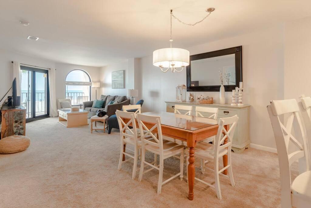 Seascape 315 - Oceanfront Overlooking Pool Apartment Isle of Palms