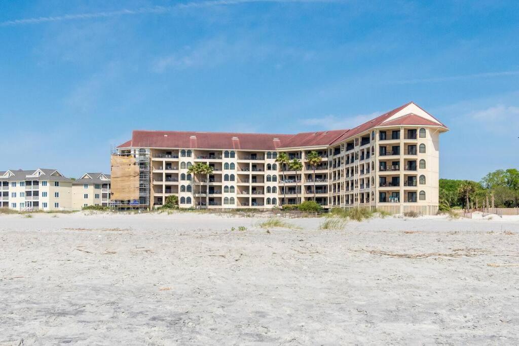 Apartment Seascape 315 - Oceanfront Overlooking Pool Isle of Palms