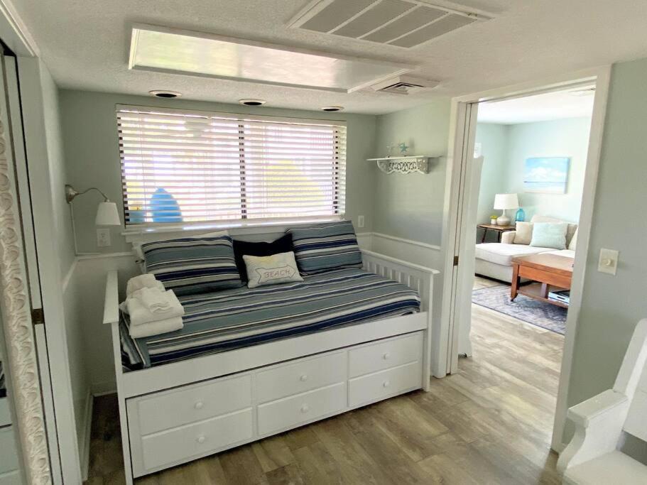 Apartment Port O' Call D101 - & Pool Lovers Dream! 1st Floor!