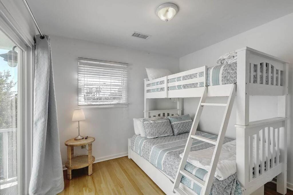 Holiday home Pelican Bay 13 - Cozy Beachside Retreat! - Access! *