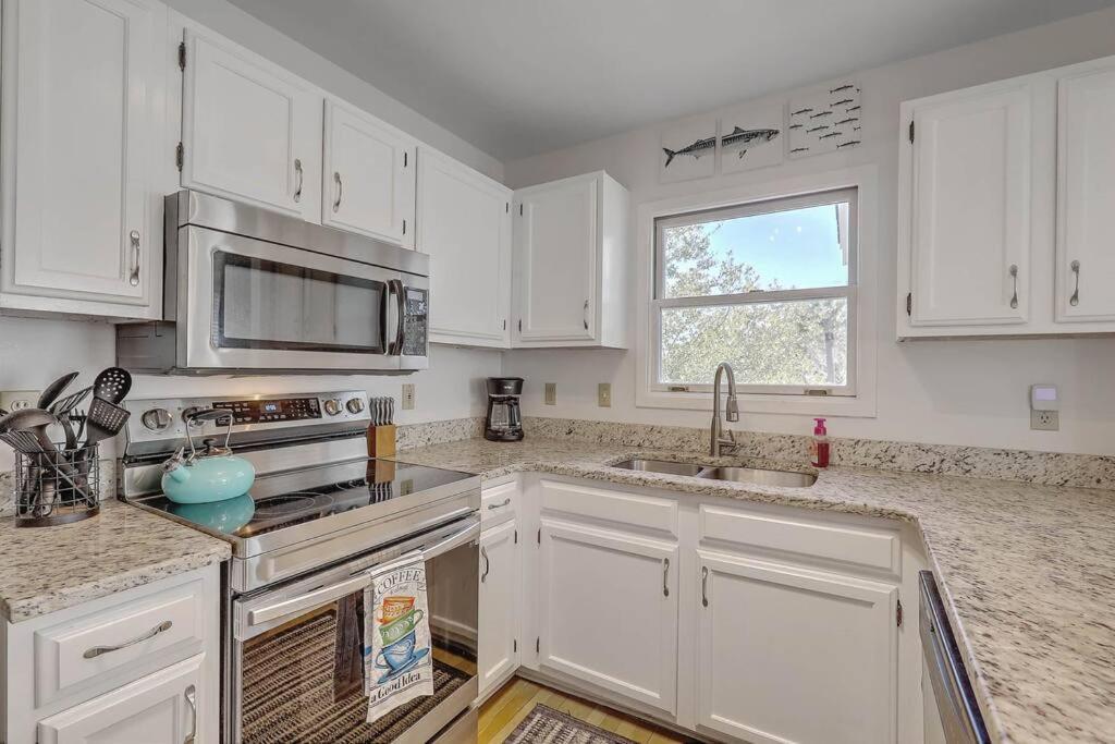 Pelican Bay 13 - Cozy Beachside Retreat! - Access! *