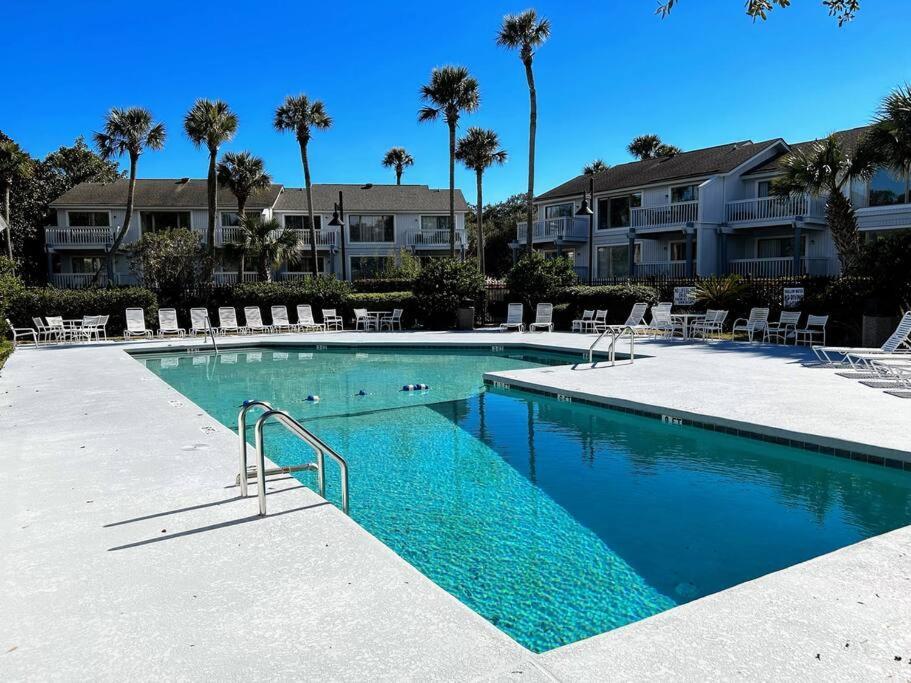 Lagoon 9 - Superb By Pool! Short Walk To Isle of Palms