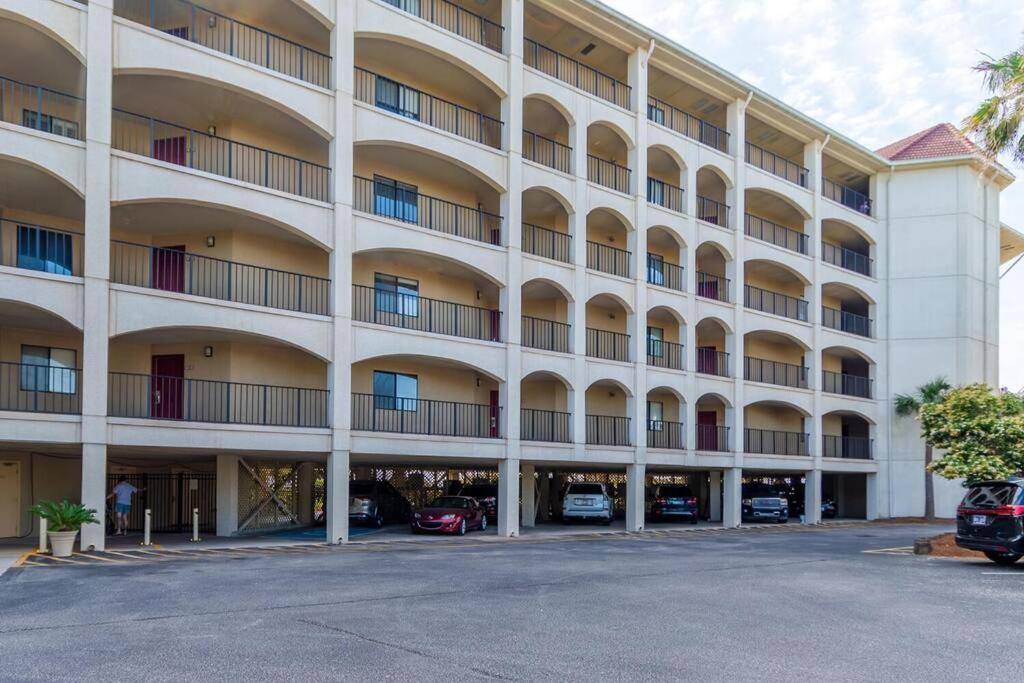 Seascape 315 - Oceanfront Overlooking Pool Apartment Isle of Palms