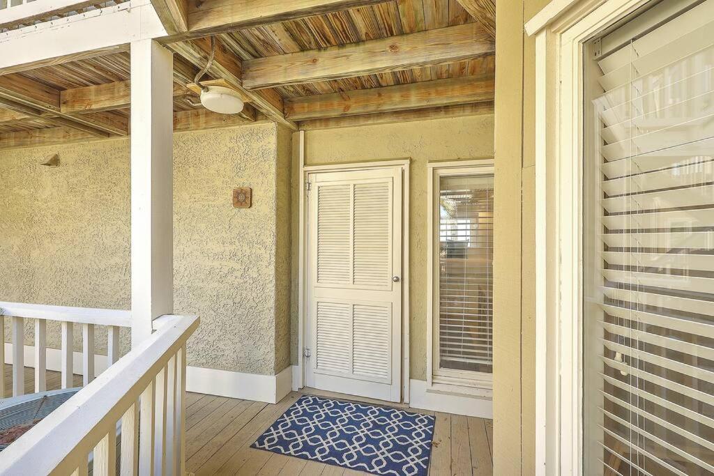 Apartment New Listing! Port O' Call B103 - Oceanfront Oasis!