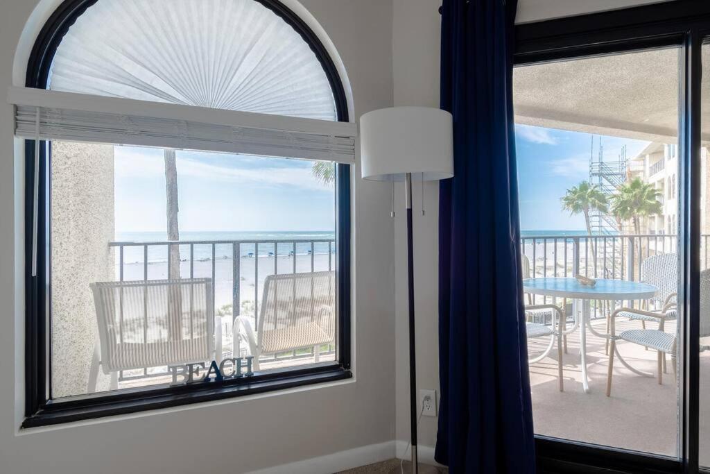 Seascape 315 - Oceanfront Overlooking Pool Isle of Palms