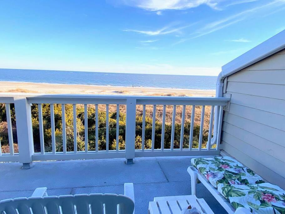 Apartment Club 29 - Oceanfront Walkout! End Unit!