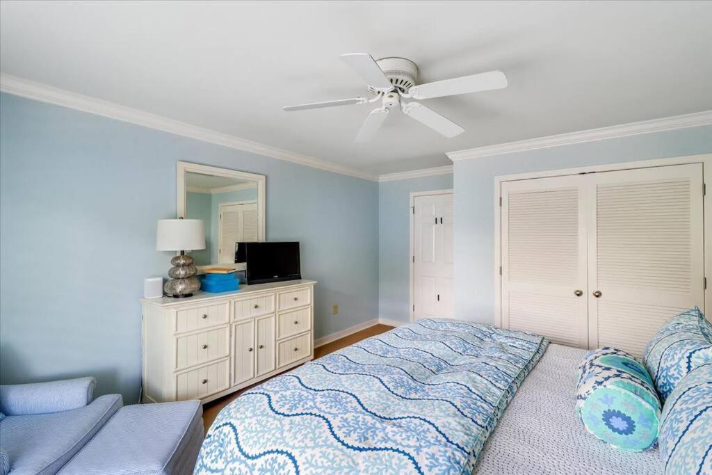 Apartment Club 30 - Coastal Oceanfront! Pool! Walkout! *