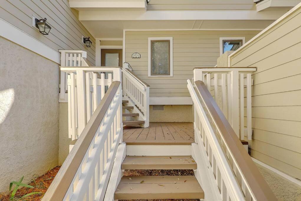 Apartment Fairway Dunes 27 - Screened Porch Golf Course View! *