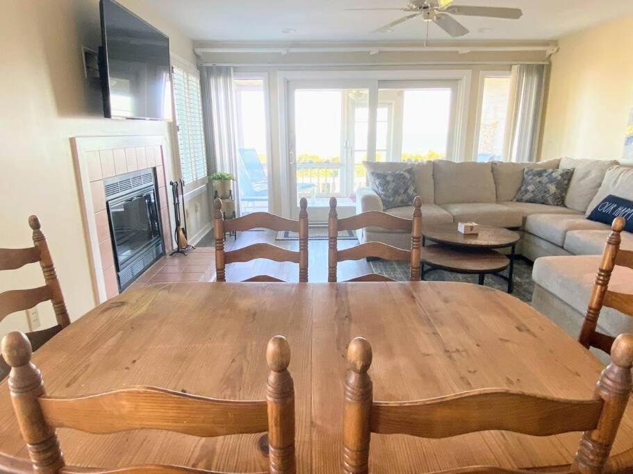 Club 29 - Oceanfront Walkout! End Unit! Apartment