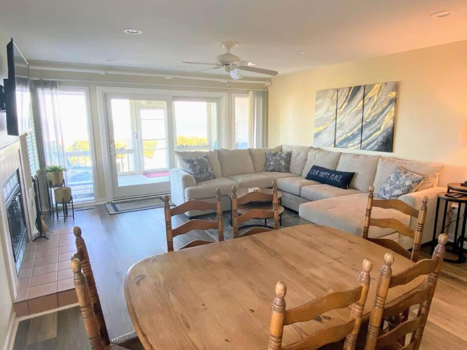 Club 29 - Oceanfront Walkout! End Unit! Isle of Palms