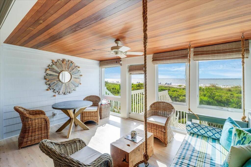 Club 30 - Coastal Oceanfront! Pool! Walkout! Apartment *