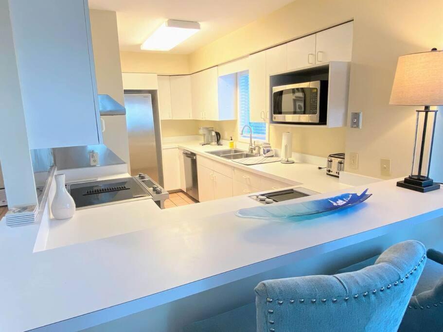Club 29 - Oceanfront Walkout! End Unit! Apartment *