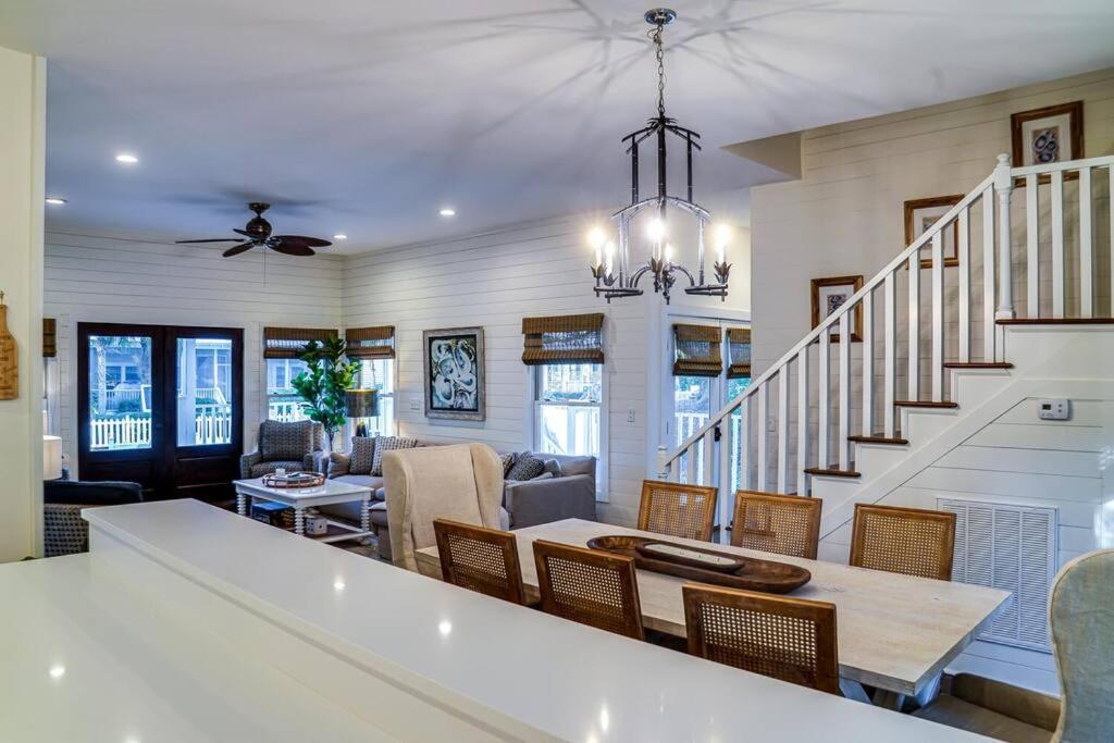 Seaside 81 - Pristine Grand Pavilion Pool Pass *