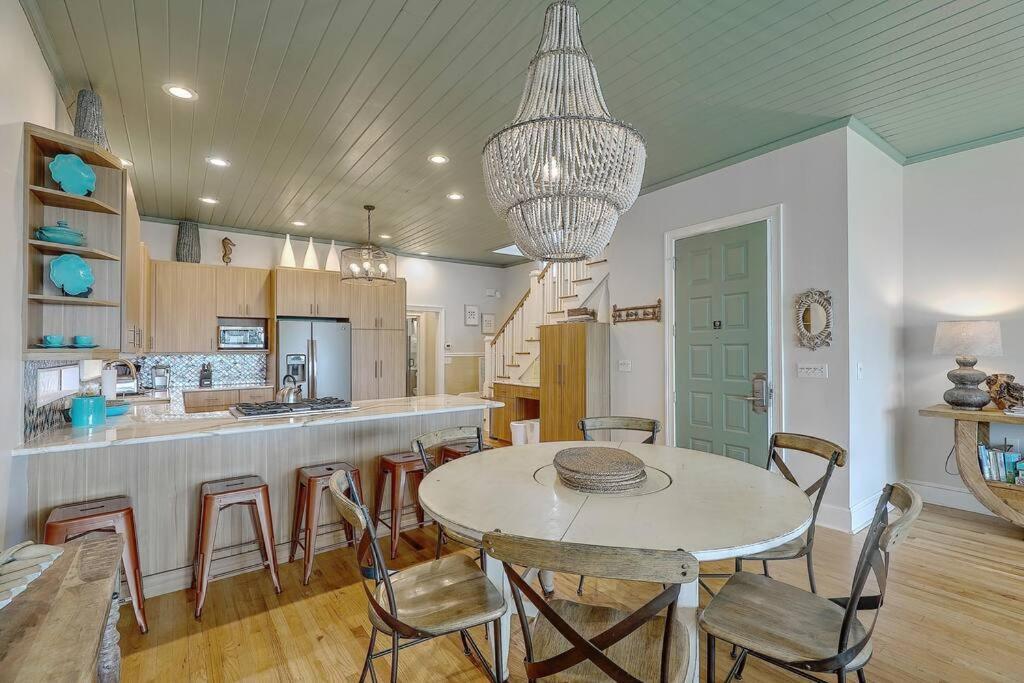 Holiday home Grand Pavilion 15 - Oceanfront Home! Pool Pass Isle of Palms
