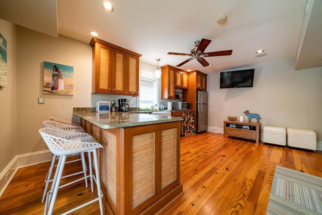 814 Carolina - Custom Private -pool, Roof Deck Holiday home