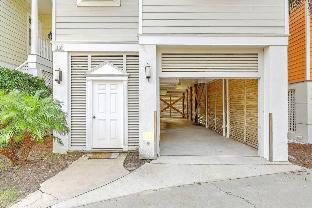 Holiday home Grand Pavilion 15 - Oceanfront Home! Pool Pass