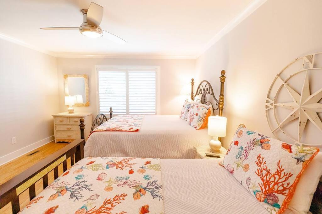 Club 32 - Newly Renovated! Direct Oceanfront