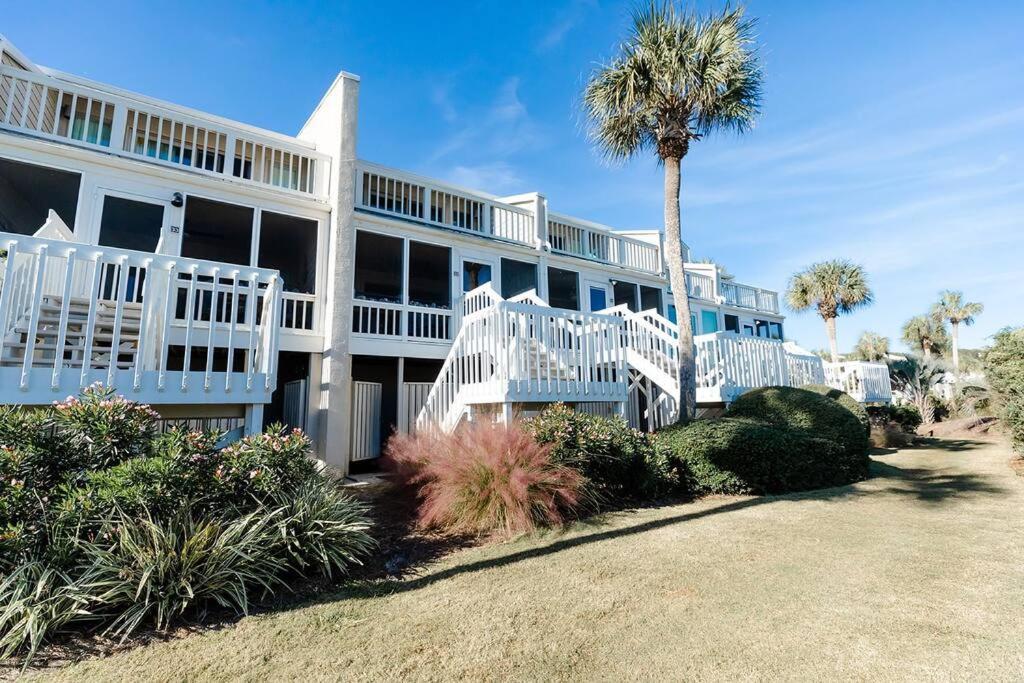 Club 32 - Newly Renovated! Direct Oceanfront