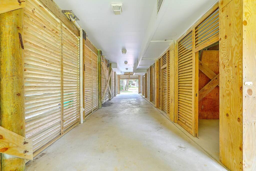 Holiday home Grand Pavilion 15 - Oceanfront Home! Pool Pass Isle of Palms