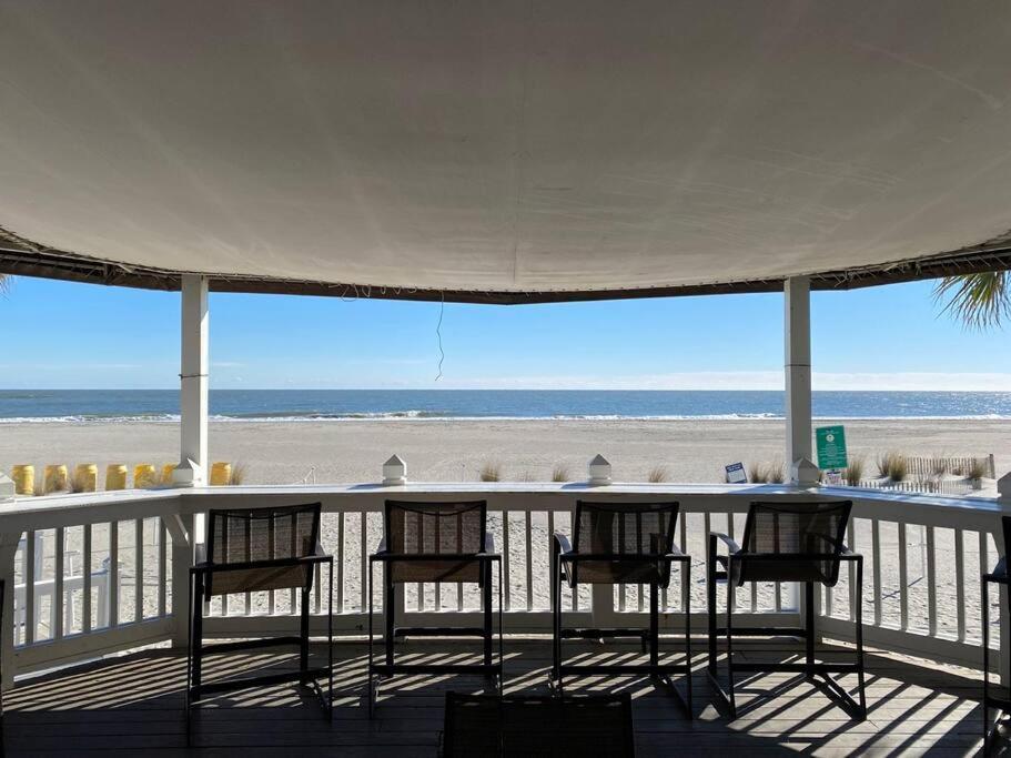Holiday home Grand Pavilion 15 - Oceanfront Home! Pool Pass