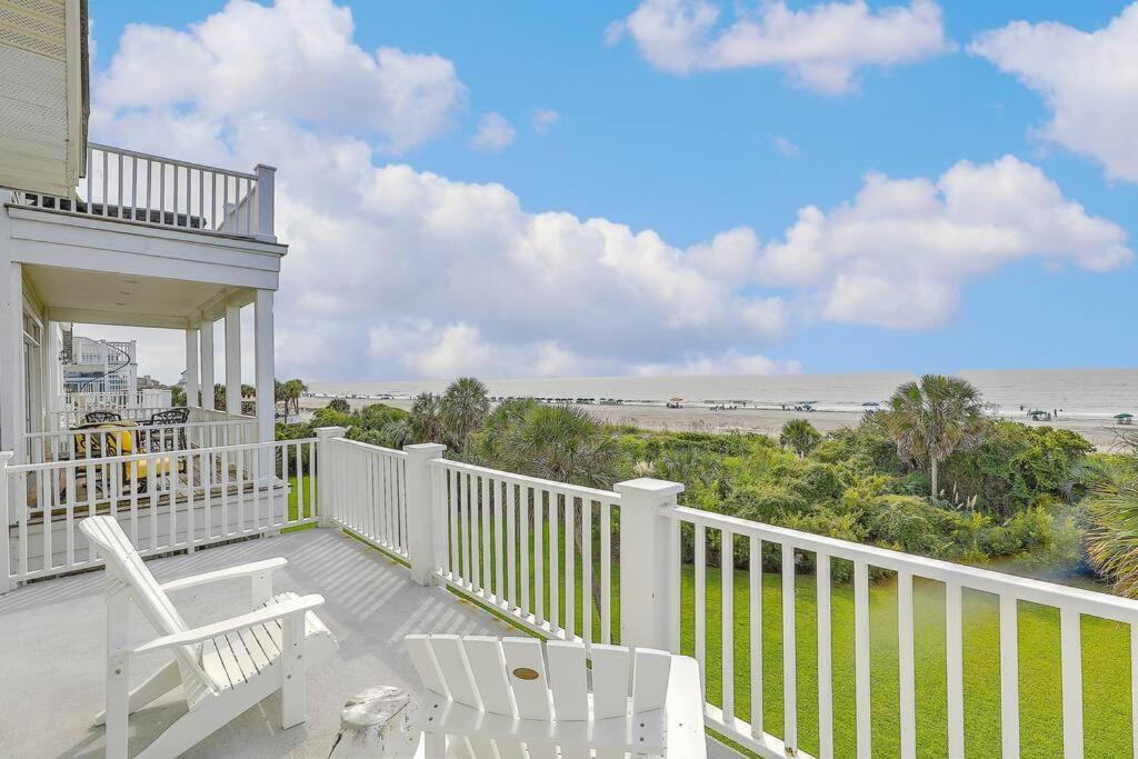 Holiday home Grand Pavilion 15 - Oceanfront Home! Pool Pass *