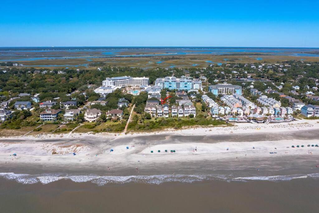 Holiday home Grand Pavilion 15 - Oceanfront Home! Pool Pass