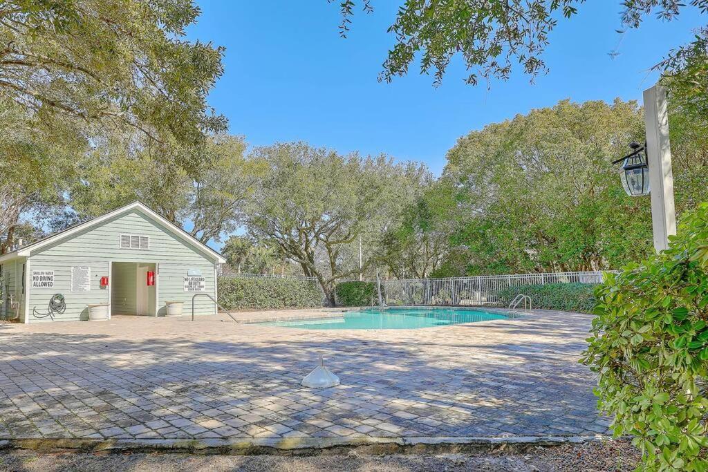 Pelican Bay 13 - Cozy Beachside Retreat! - Access! Holiday home *