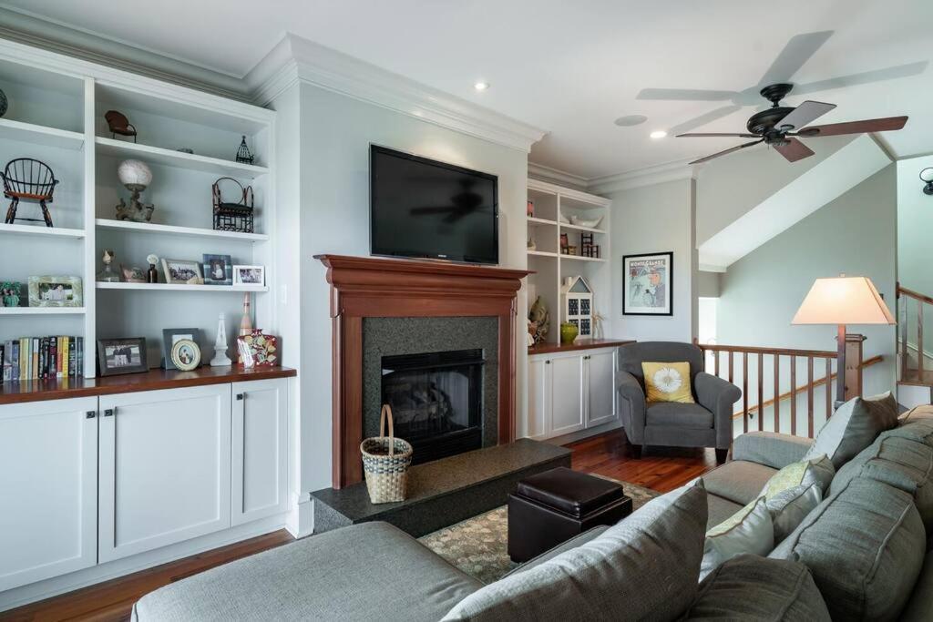 814 Carolina - Custom Private -pool, Roof Deck