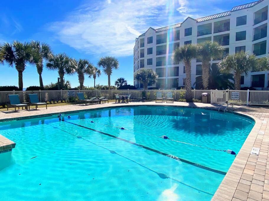 Summer House 109 - And Pool Walkout - 30 Seconds To Apartment Isle of Palms