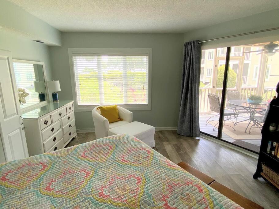 Port O' Call D101 - & Pool Lovers Dream! 1st Floor! *