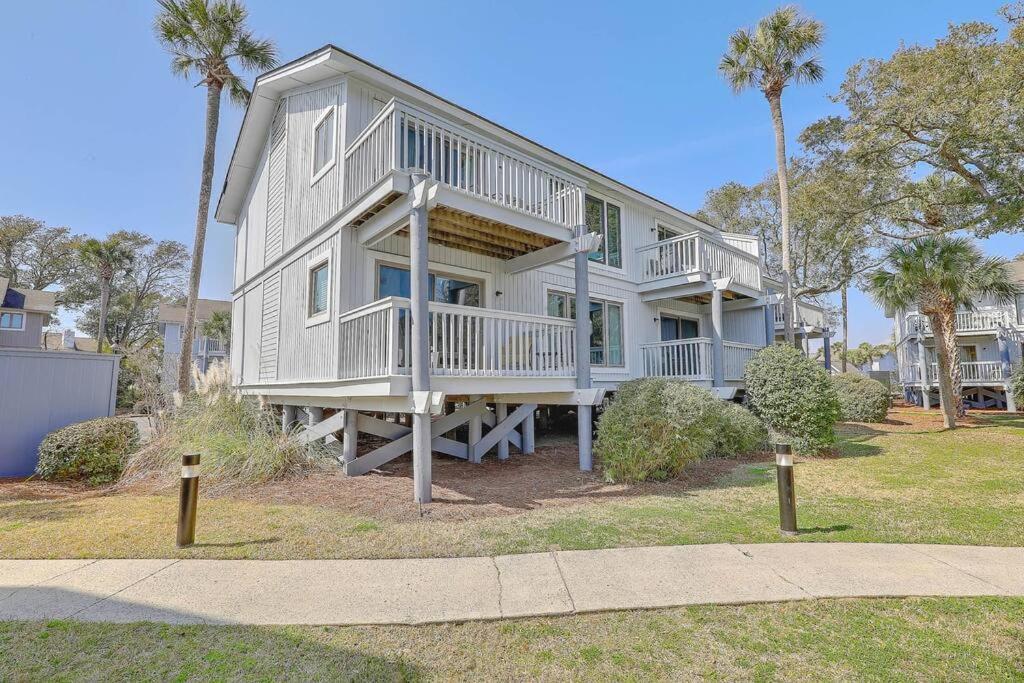 Lagoon 9 - Superb By Pool! Short Walk To Isle of Palms