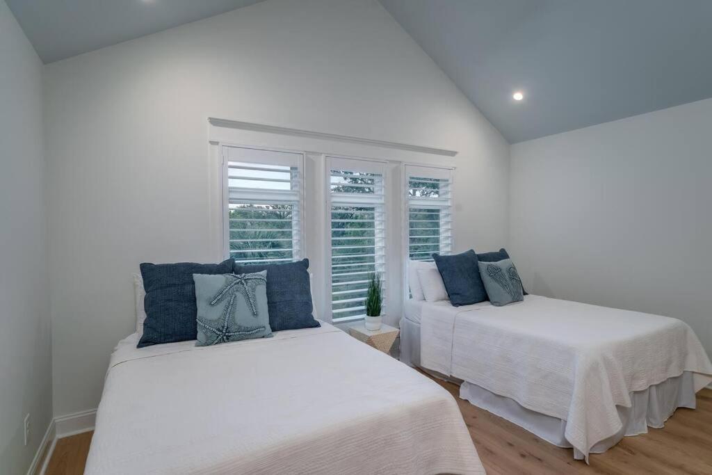 Marsh Island 9 - Sunset On The Island! Renovated Home! Holiday home
