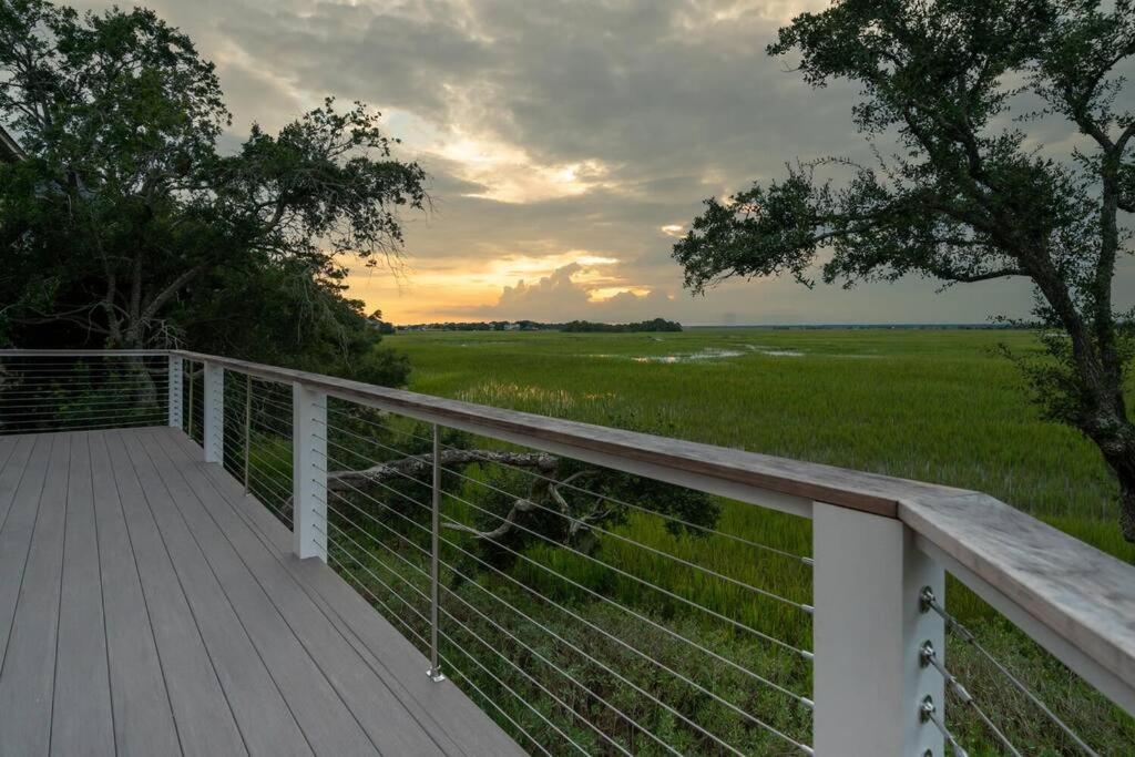 Marsh Island 9 - Sunset On The Island! Renovated Home! Holiday home *
