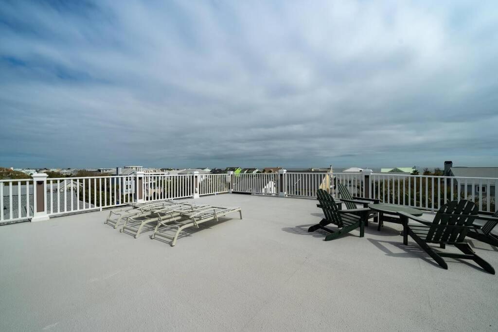 814 Carolina - Custom Private -pool, Roof Deck Holiday home