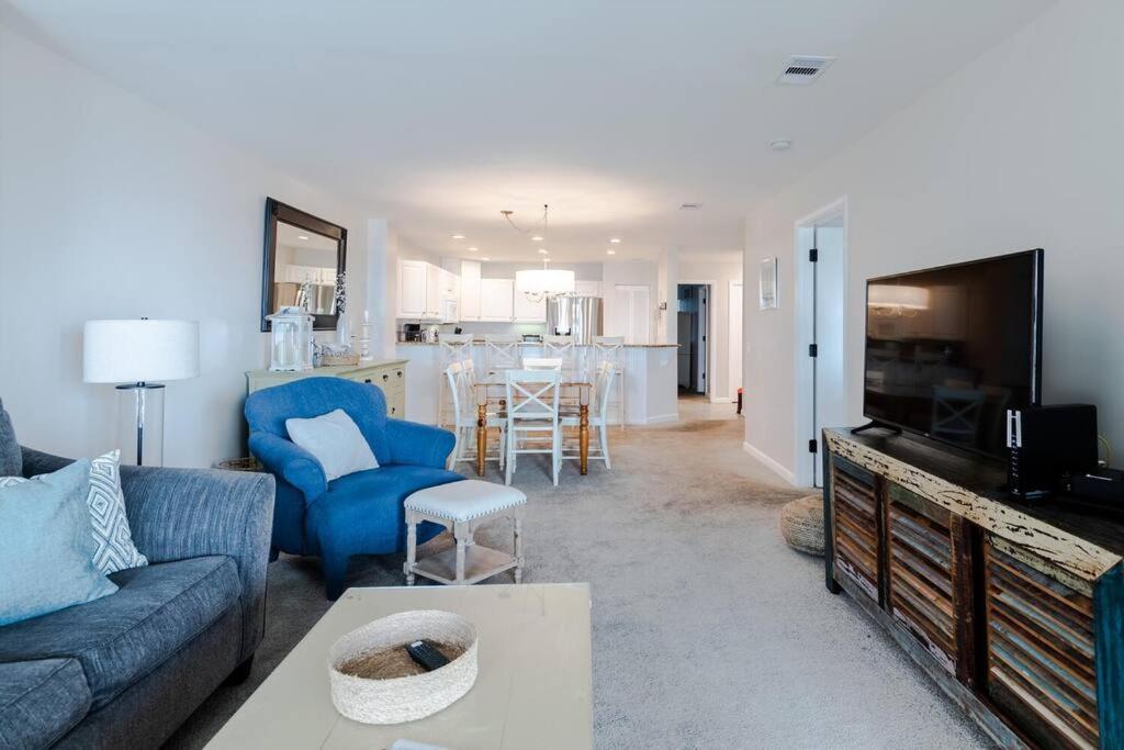 Apartment Seascape 315 - Oceanfront Overlooking Pool *