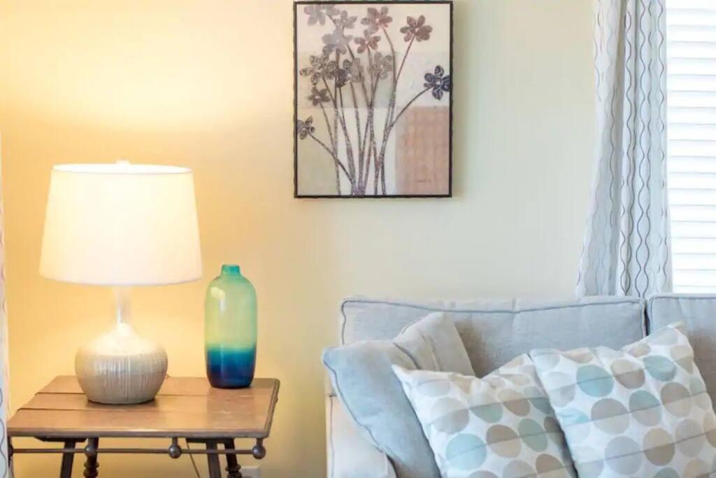 Apartment Port O' Call D101 - & Pool Lovers Dream! 1st Floor! *