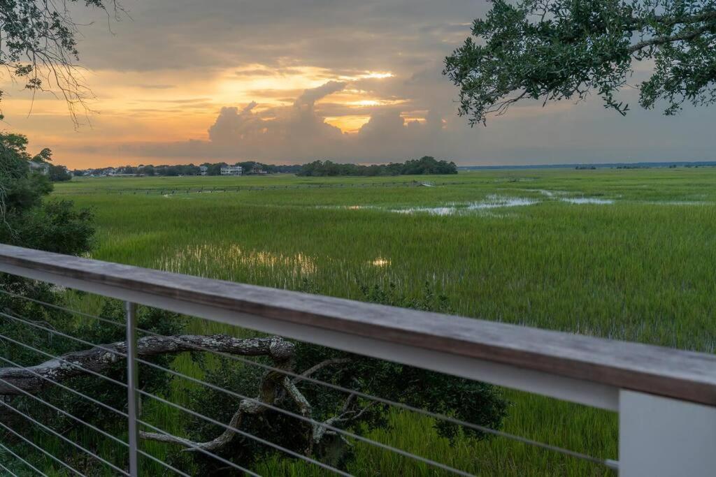 Holiday home Marsh Island 9 - Sunset On The Island! Renovated Home! Isle of Palms