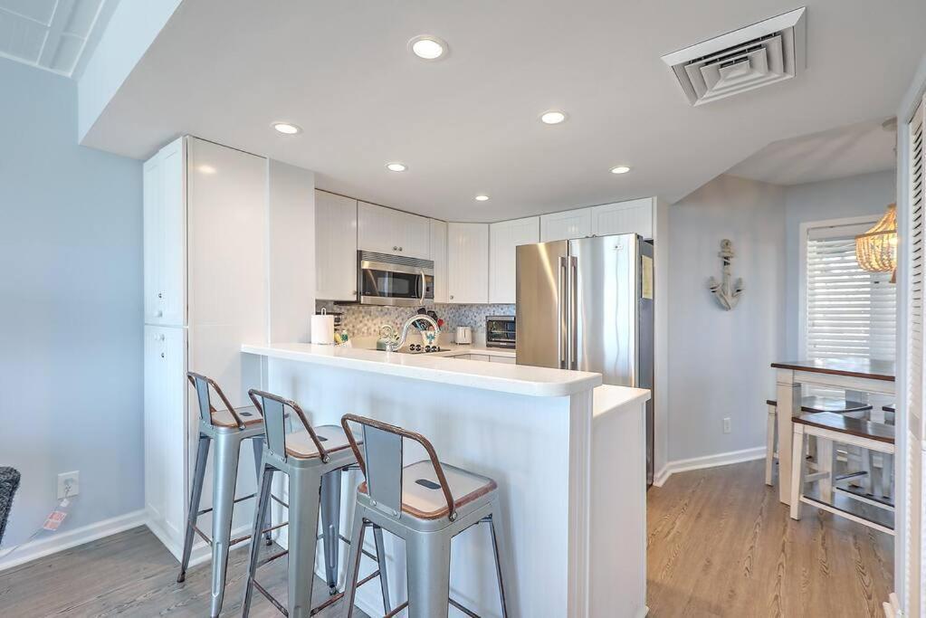 New Listing! Port O' Call B103 - Oceanfront Oasis! Apartment *