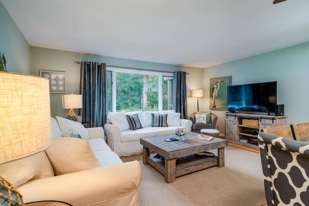 Apartment Lagoon 19 - Lagoon Lifestyle! Center Of Wild Dunes! Isle of Palms