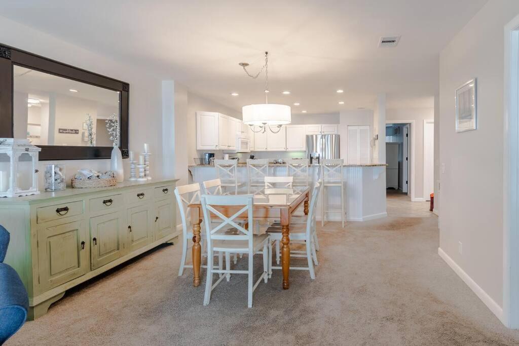 Seascape 315 - Oceanfront Overlooking Pool Apartment