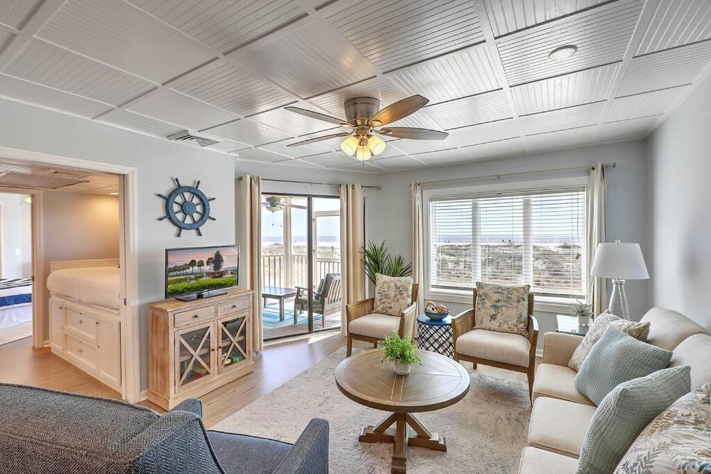 New Listing! Port O' Call B103 - Oceanfront Oasis! *