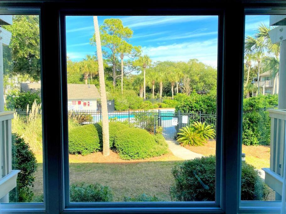 Apartment Lagoon 9 - Superb By Pool! Short Walk To Isle of Palms