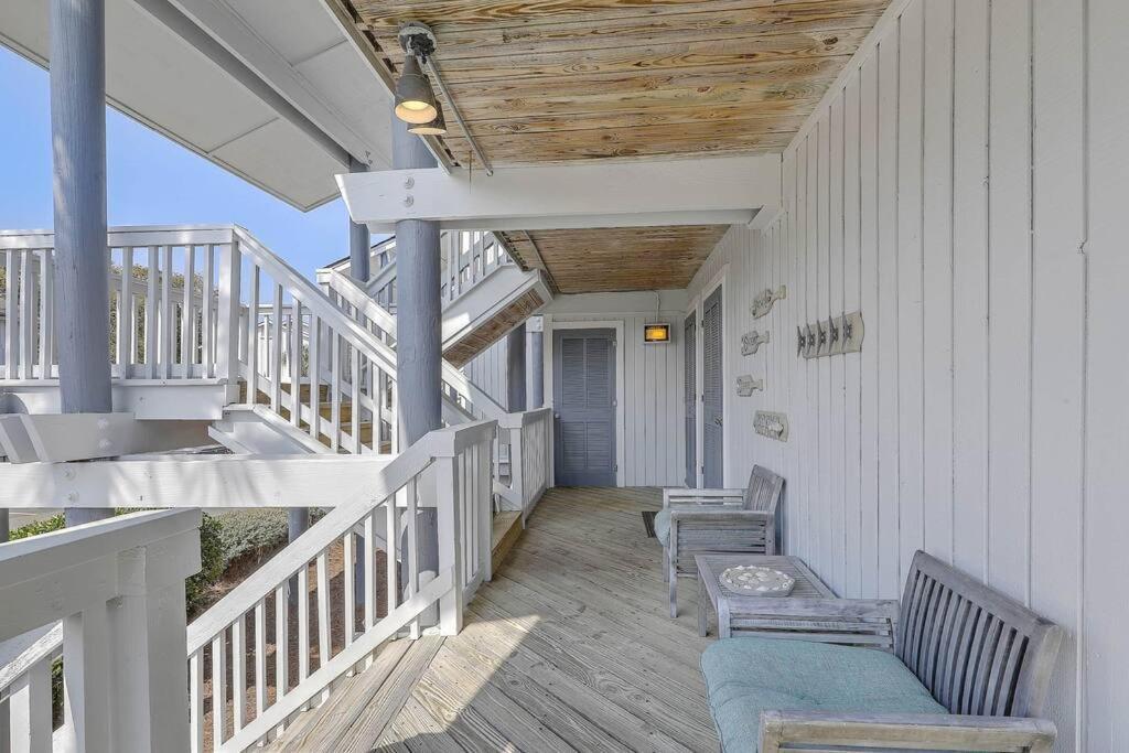 Lagoon 9 - Superb By Pool! Short Walk To Apartment *
